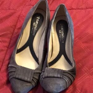 Naturalizer Grey Suede Pumps